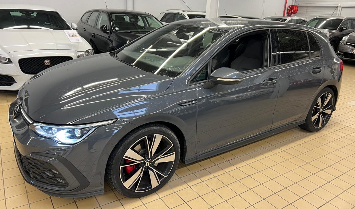 Volkswagen Golf — 2