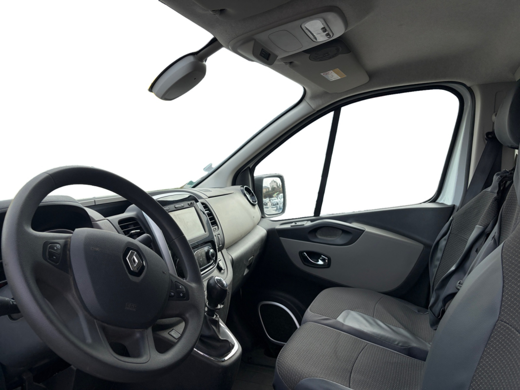 Renault Trafic — 13