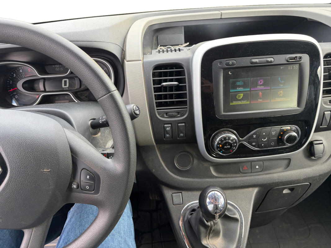 Renault Trafic — 19