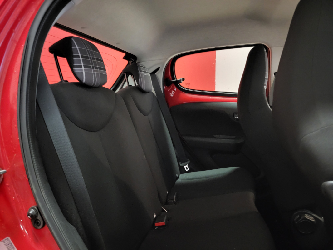 Peugeot 108 — 13