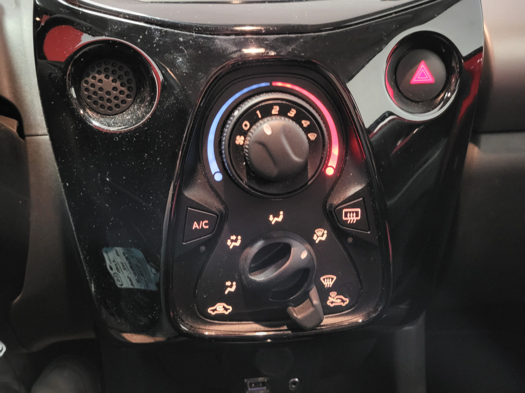 Peugeot 108 — 24