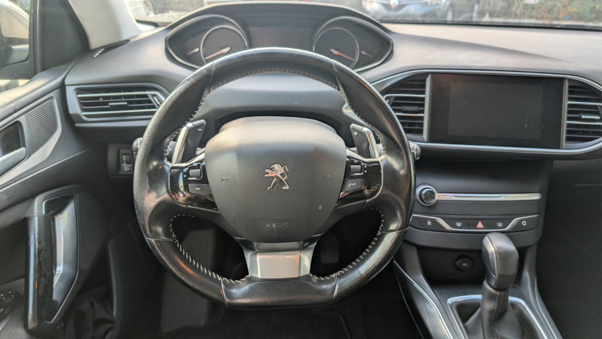 Peugeot 308 — 15