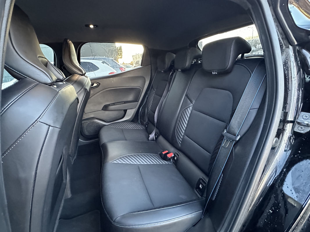 Renault Clio — 17