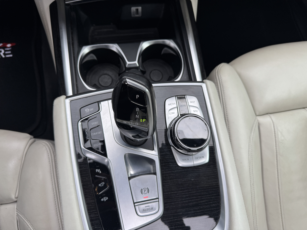 Bmw Série 7 — 17