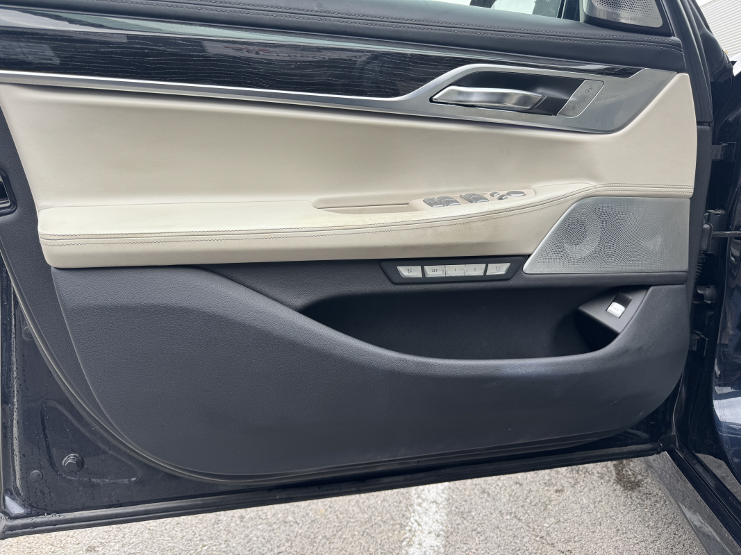 Bmw Série 7 — 7