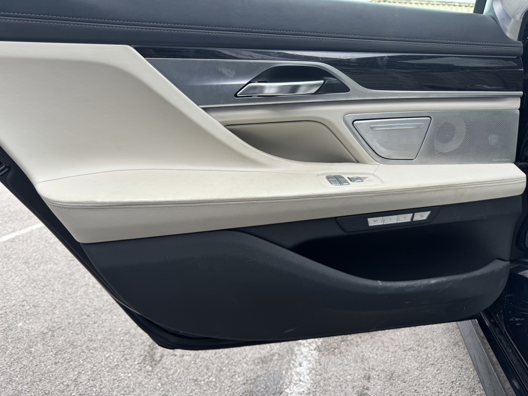 Bmw Série 7 — 19
