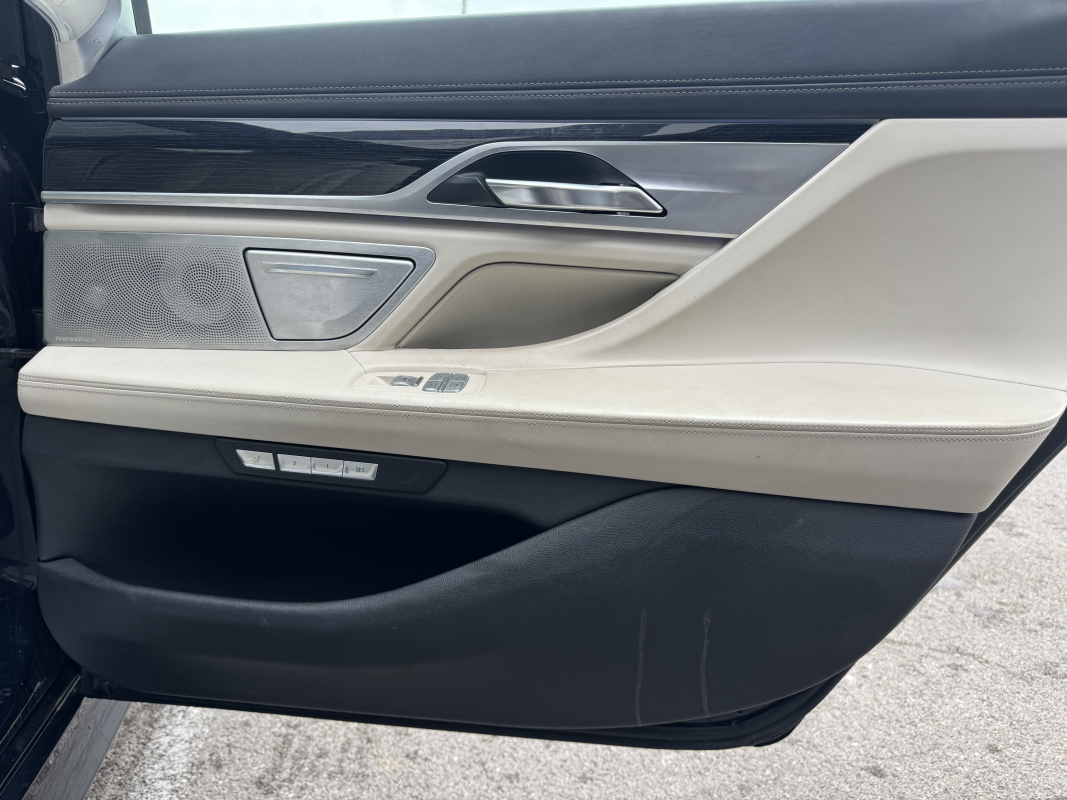 Bmw Série 7 — 25