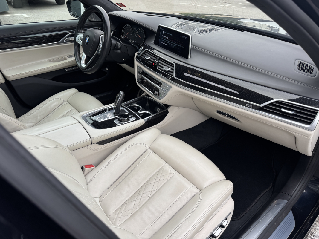 Bmw Série 7 — 30