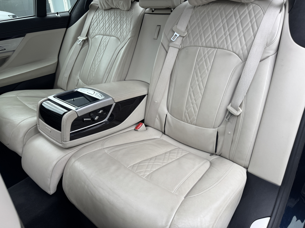 Bmw Série 7 — 21