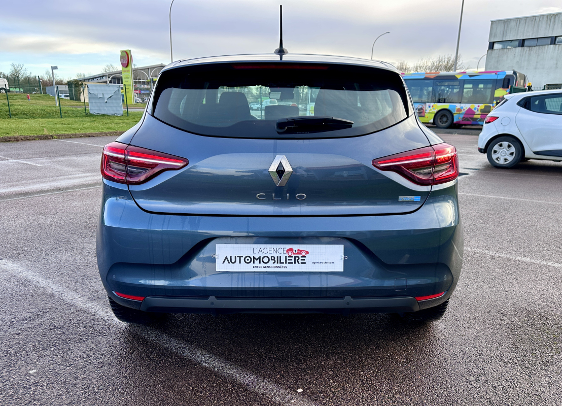 Renault Clio — 6