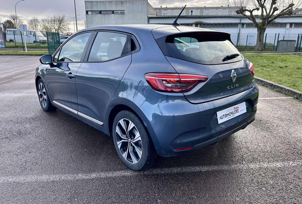 Renault Clio — 7