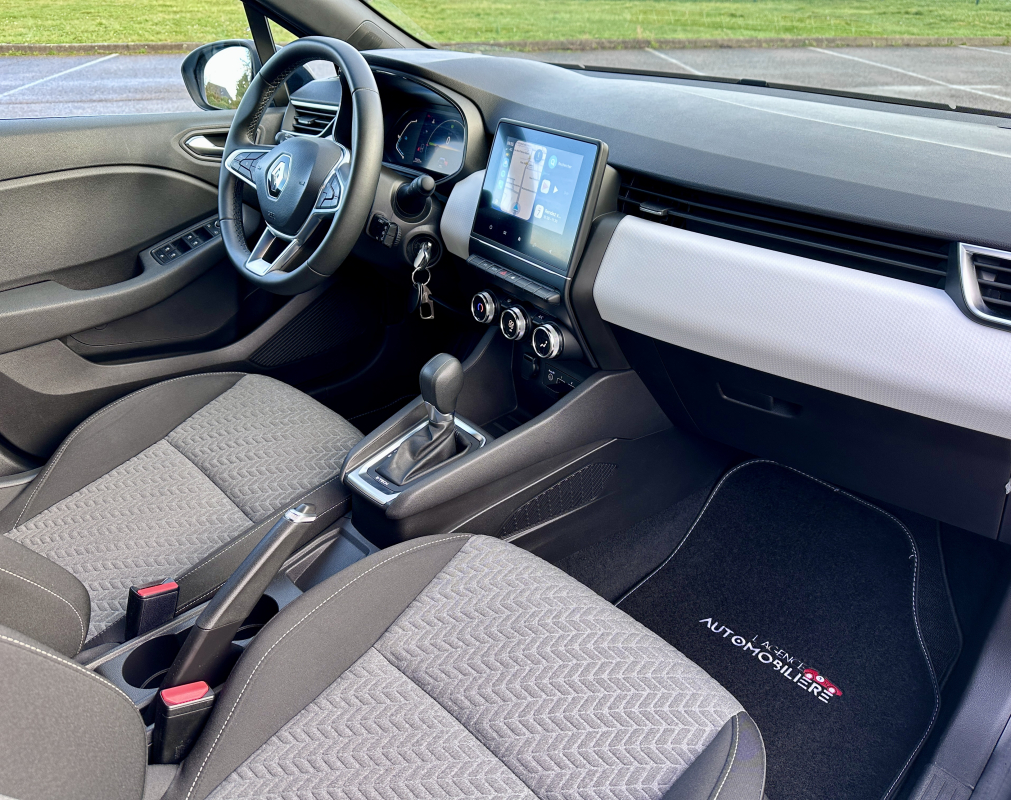 Renault Clio — 12
