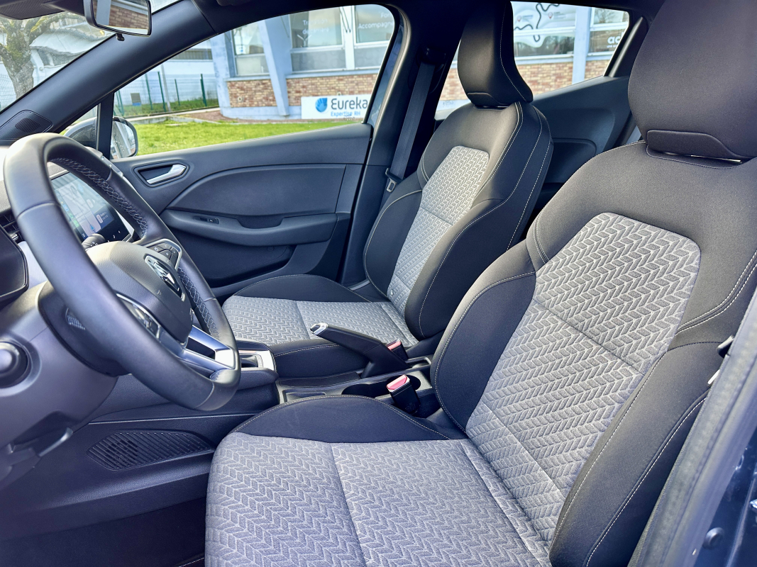 Renault Clio — 11