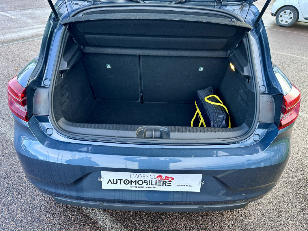 Renault Clio — 30