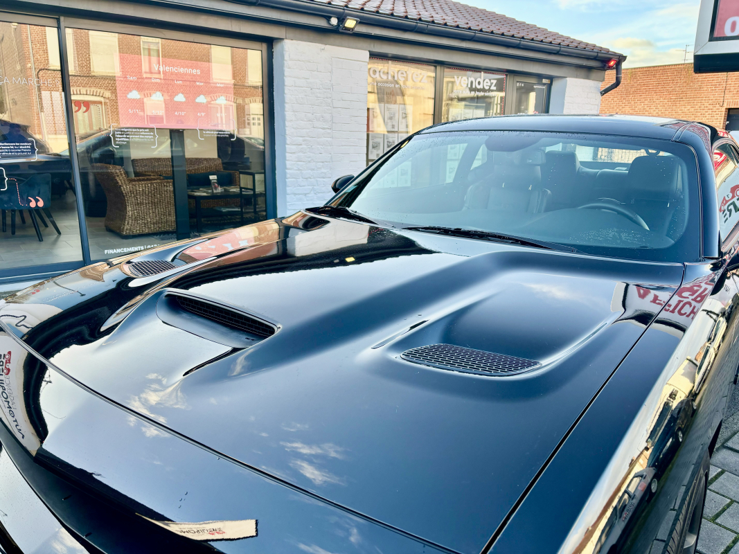 Dodge Challenger — 10