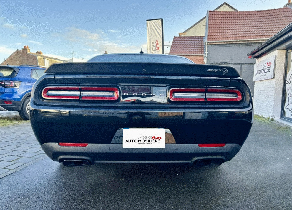 Dodge Challenger — 4