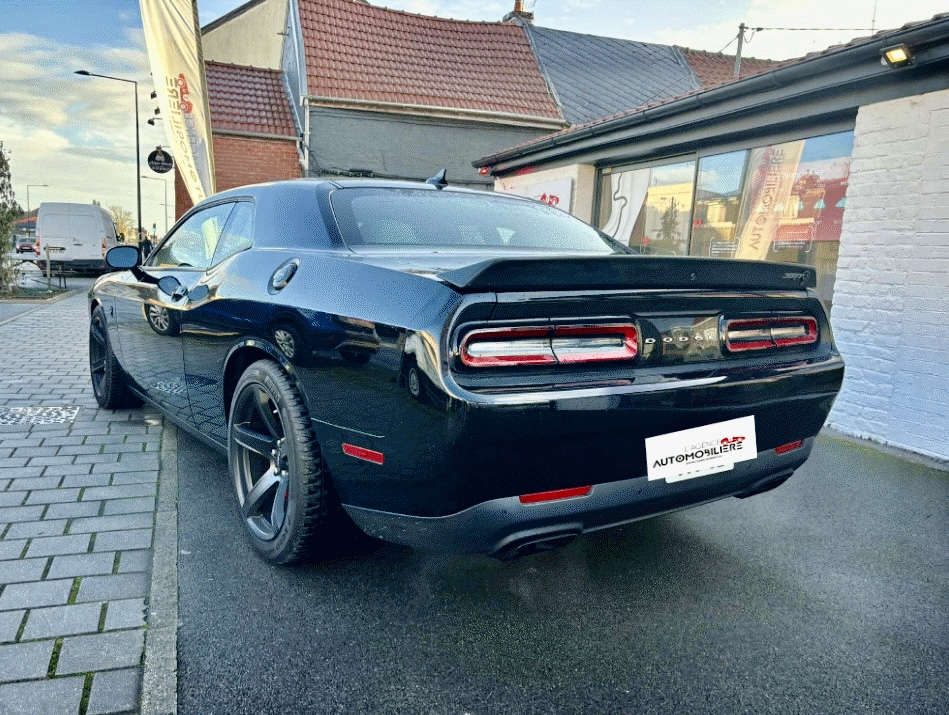 Dodge Challenger — 3