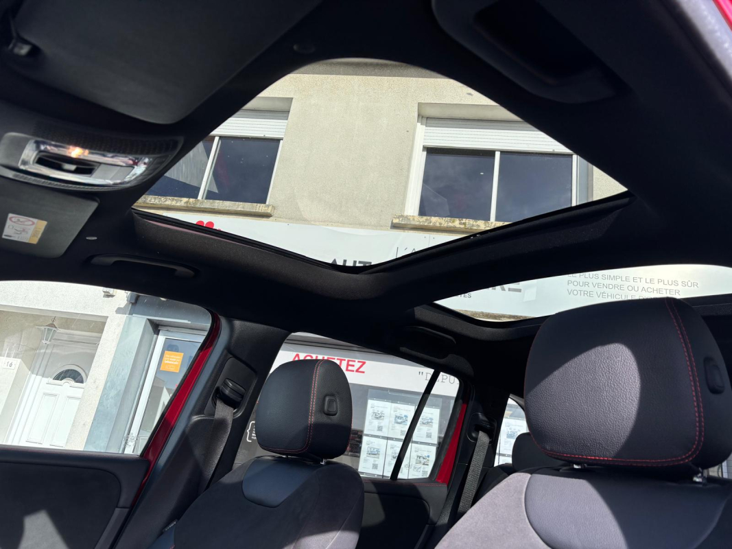 Mercedes GLB — 16