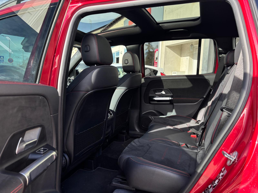 Mercedes GLB — 17