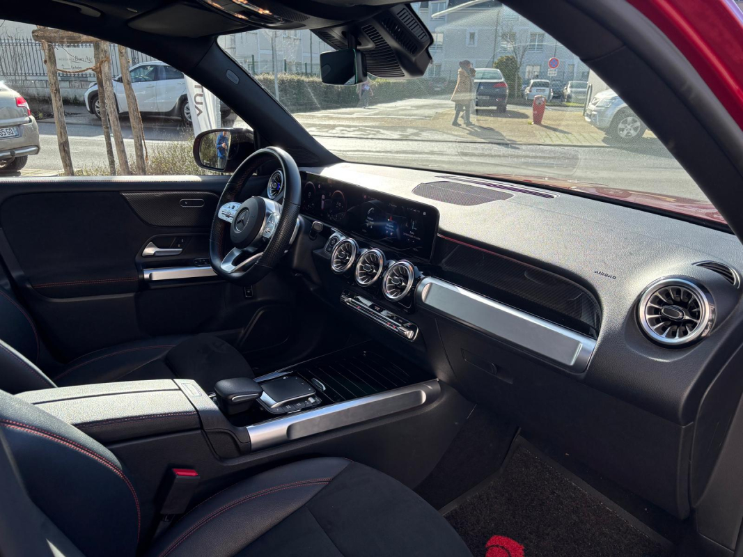 Mercedes GLB — 12