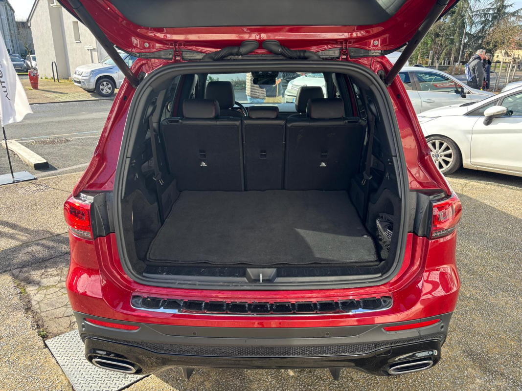 Mercedes GLB — 19