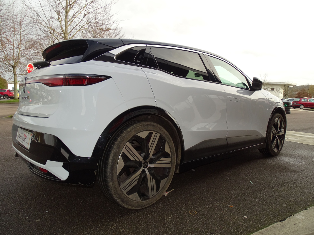 Renault Megane — 9