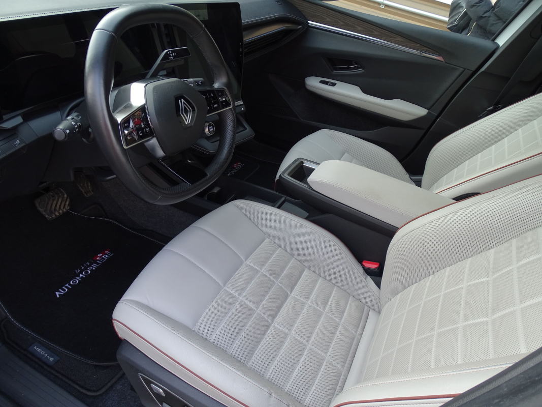 Renault Megane — 13