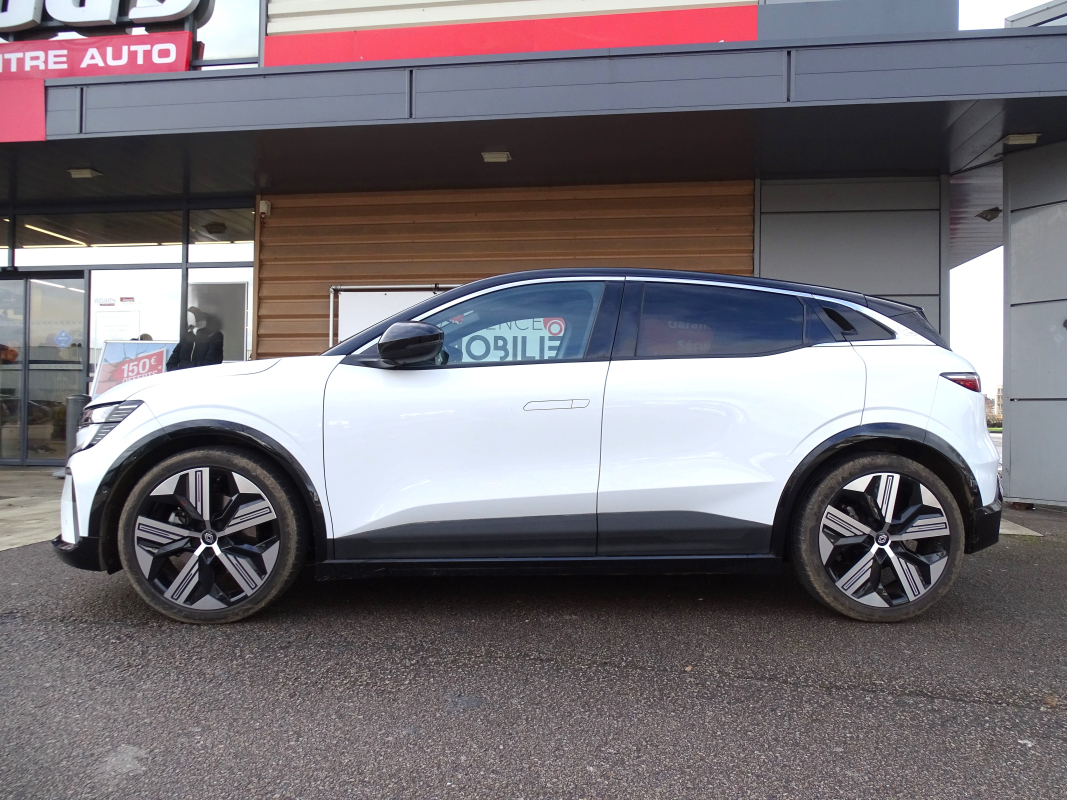 Renault Megane — 12
