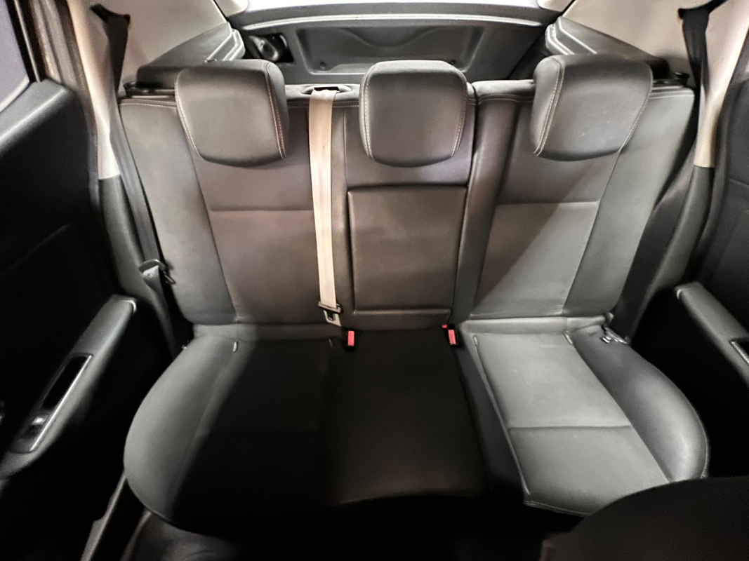 Renault Megane — 12