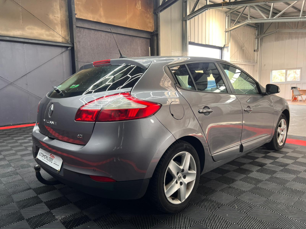 Renault Megane — 5