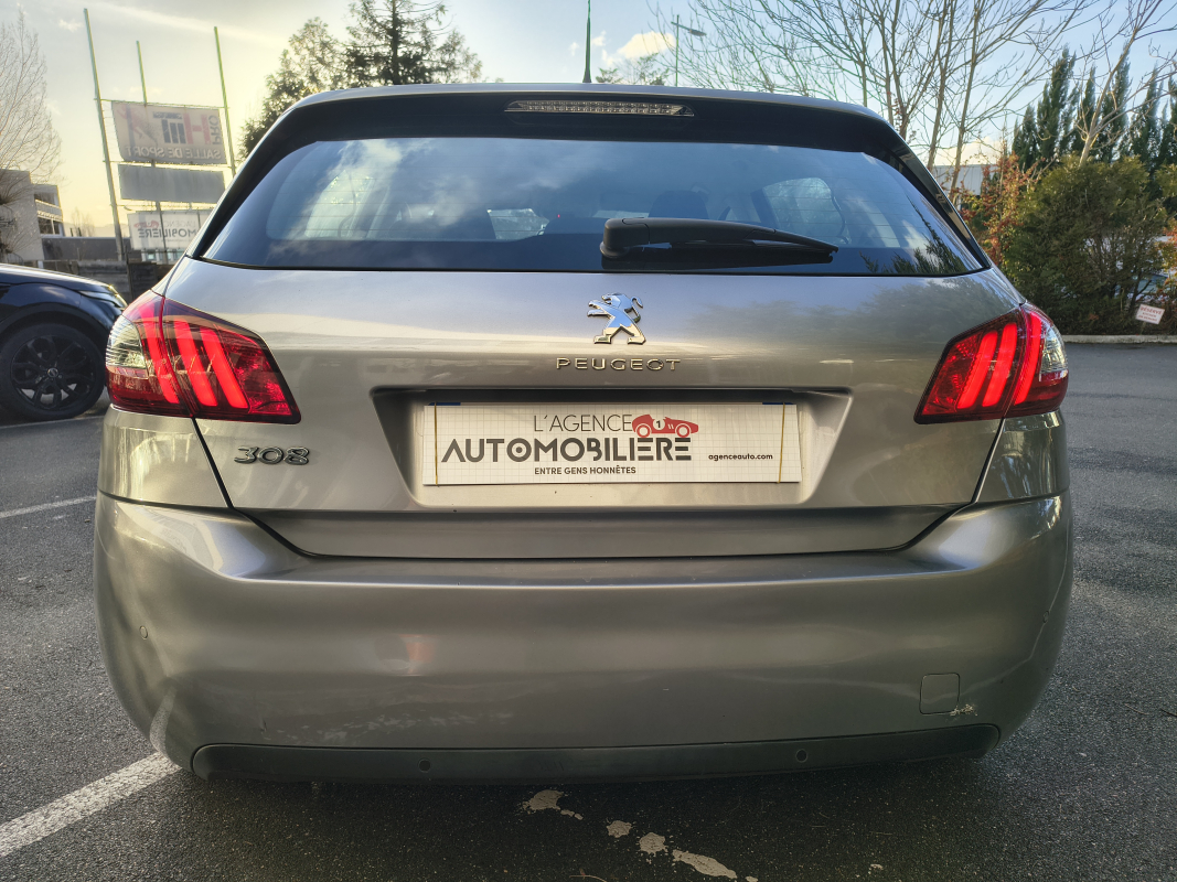 Peugeot 308 — 6