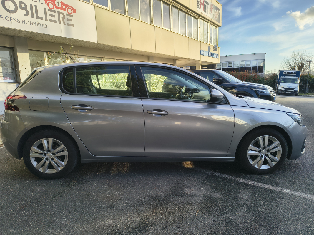Peugeot 308 — 8