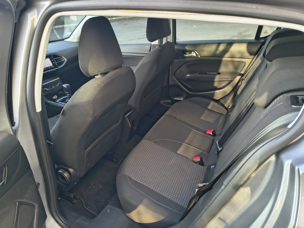 Peugeot 308 — 23