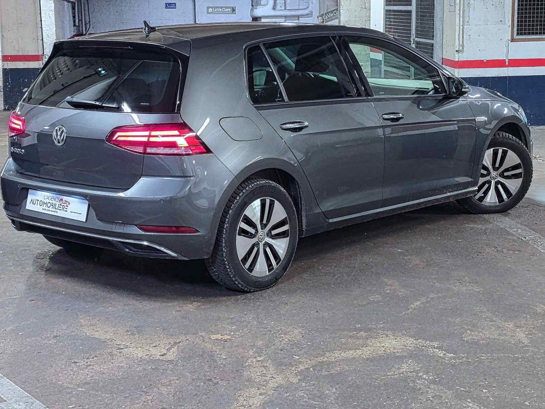 Volkswagen e-golf — 10