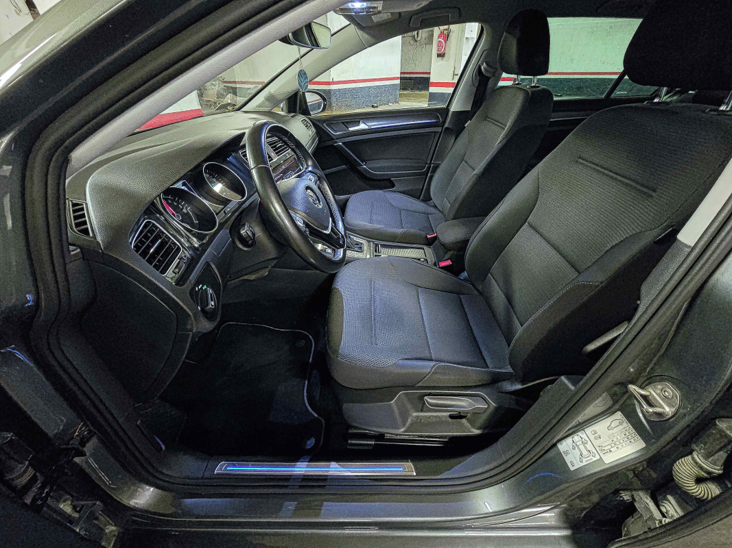Volkswagen e-golf — 15