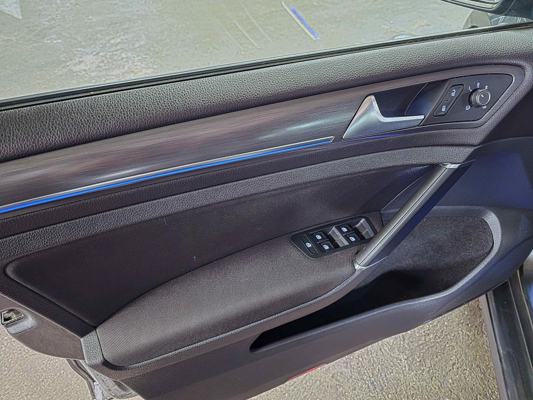 Volkswagen e-golf — 38