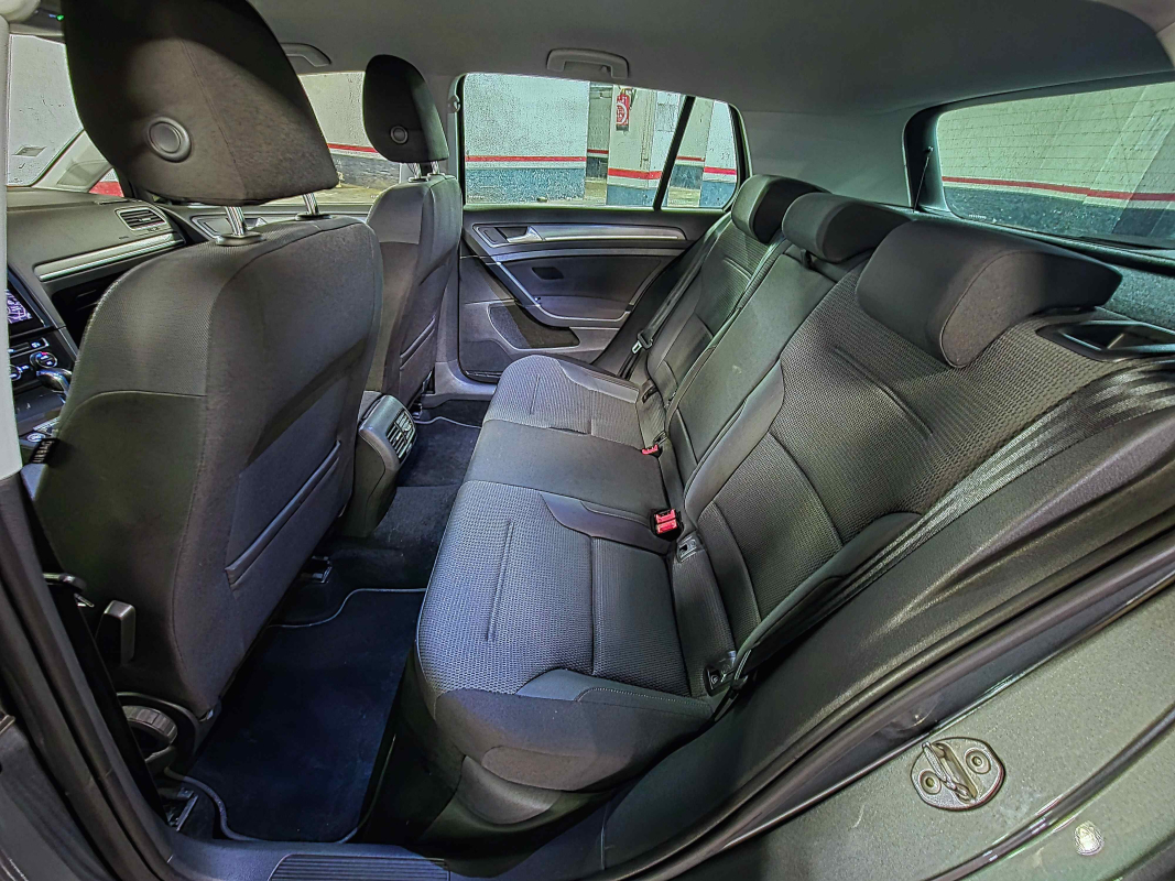 Volkswagen e-golf — 24
