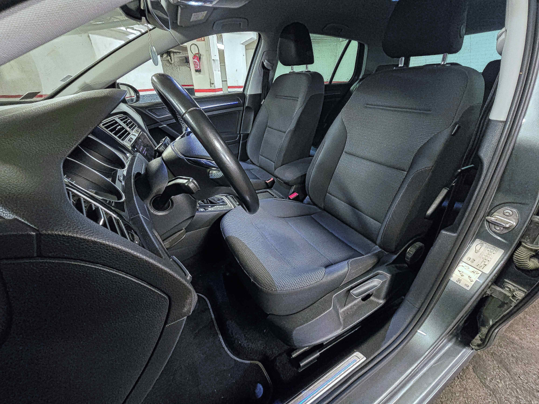 Volkswagen e-golf — 17