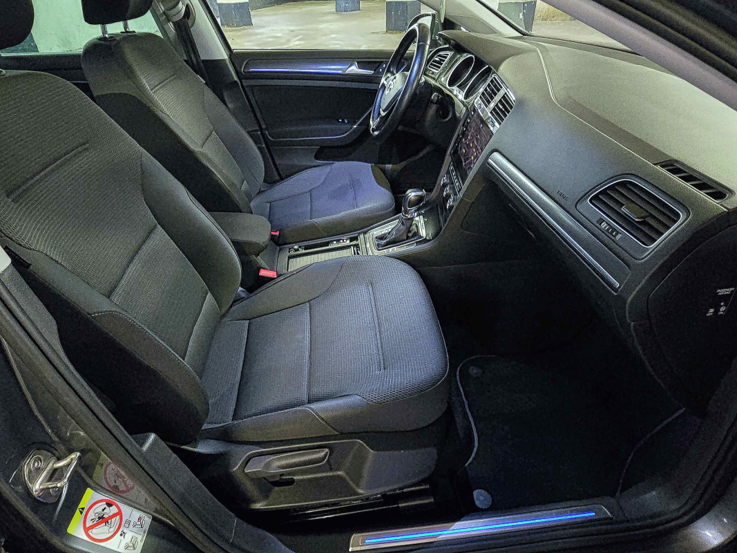 Volkswagen e-golf — 22