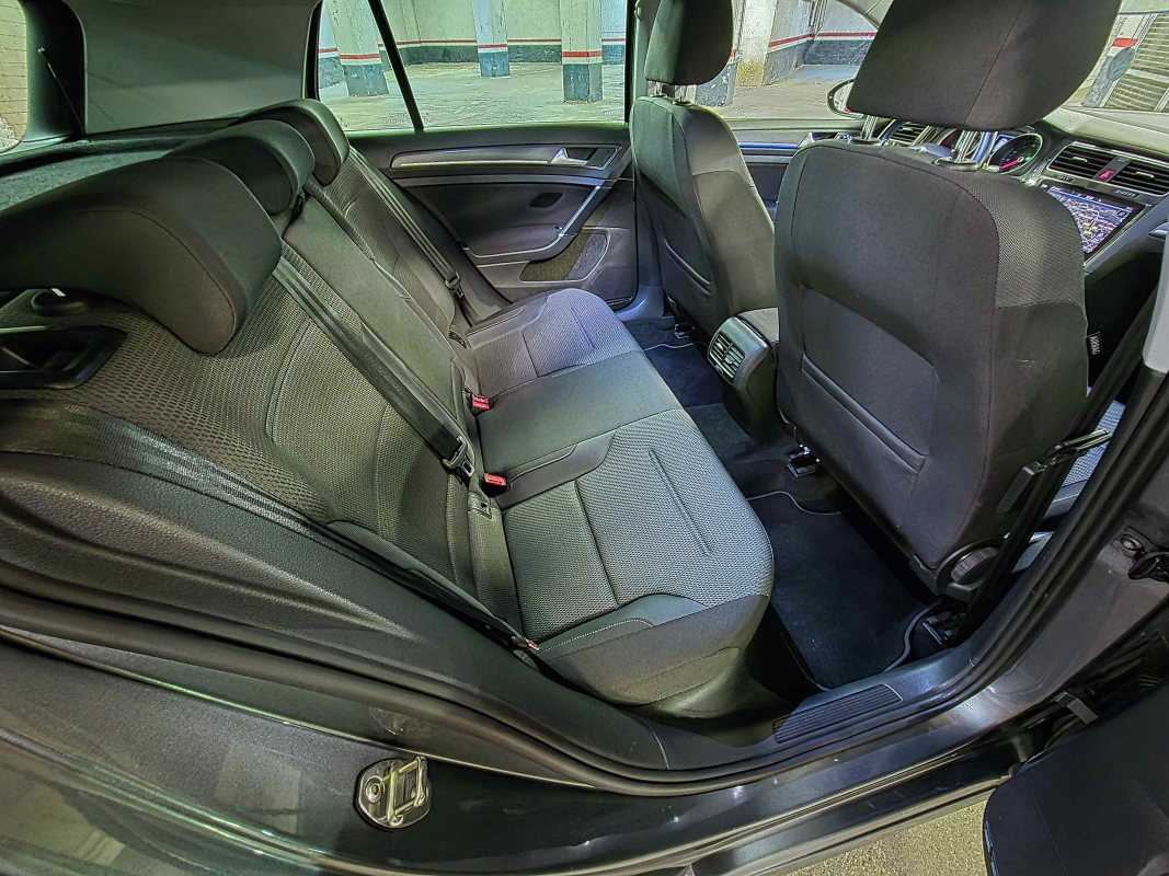 Volkswagen e-golf — 26