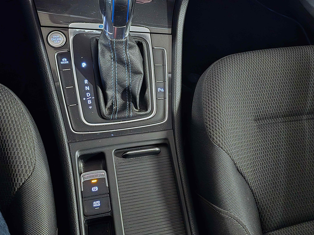 Volkswagen e-golf — 36