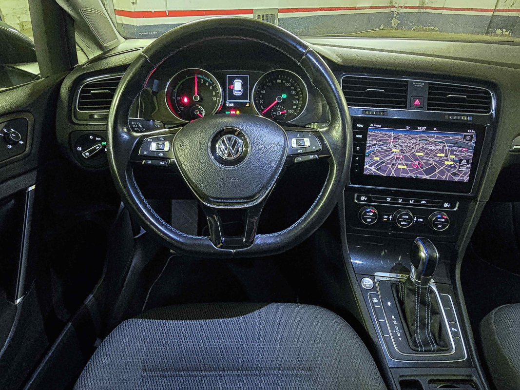 Volkswagen e-golf — 35