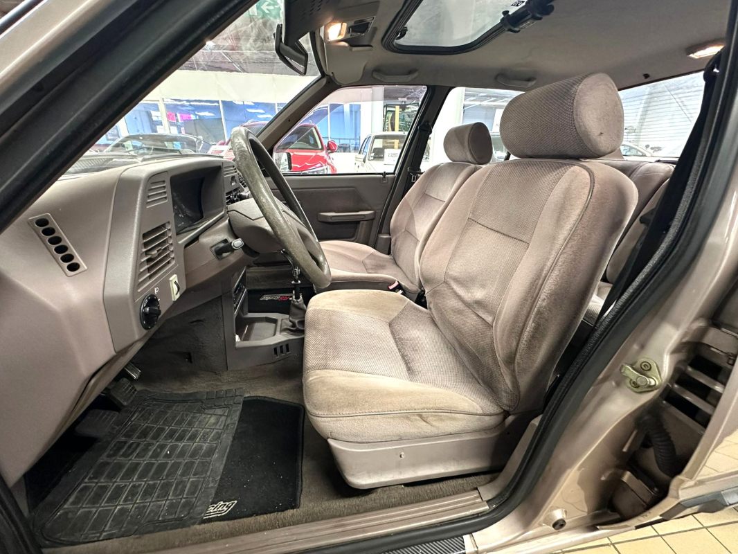 Peugeot 309 — 12