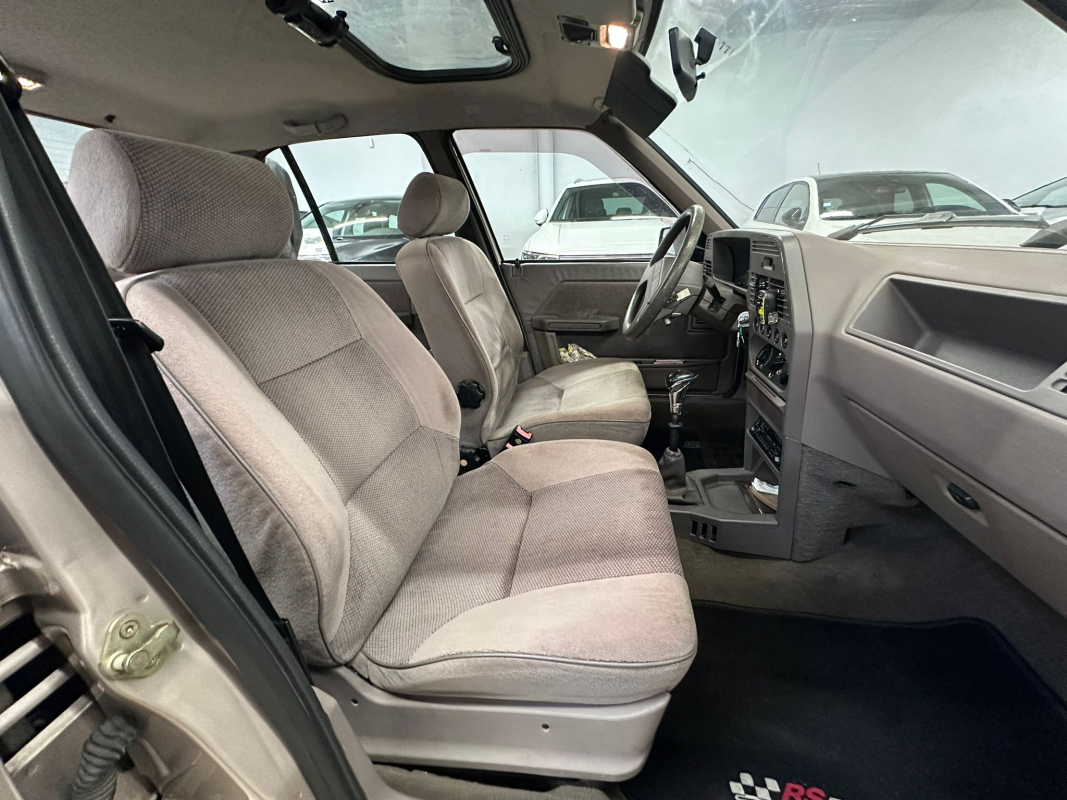 Peugeot 309 — 13