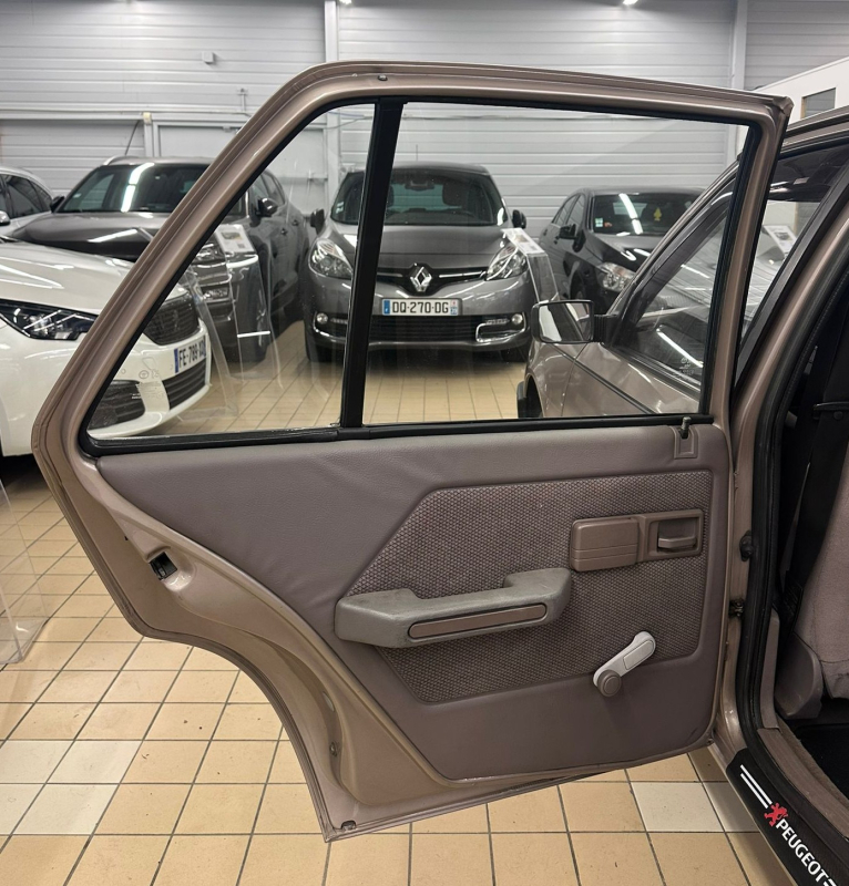 Peugeot 309 — 26