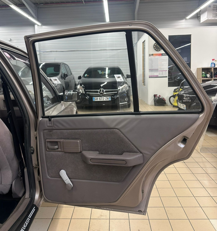 Peugeot 309 — 27