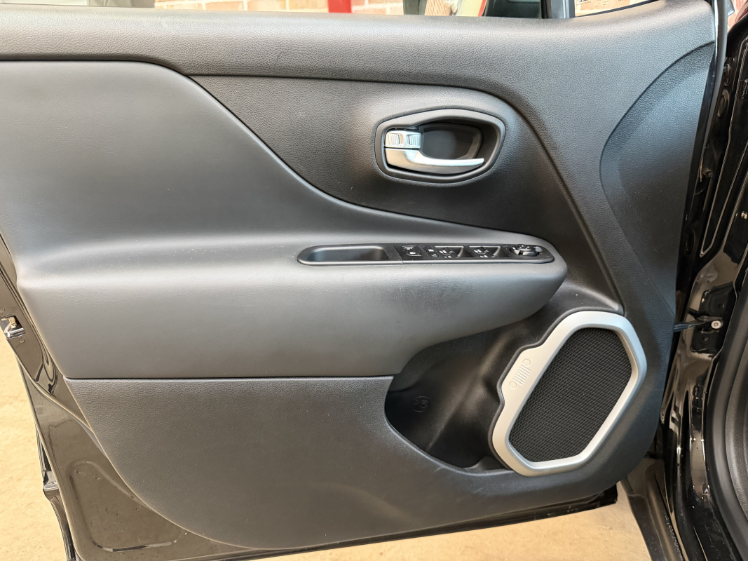 Jeep Renegade — 17