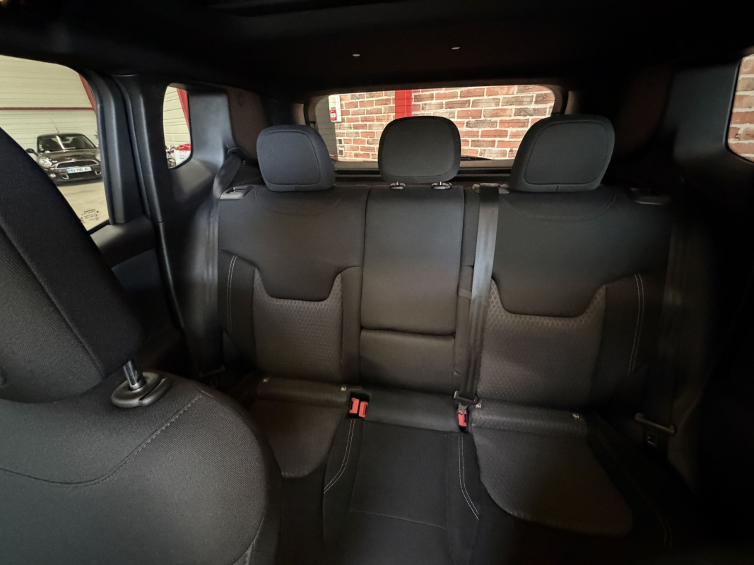 Jeep Renegade — 24