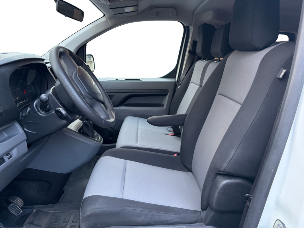 Peugeot Traveller — 7