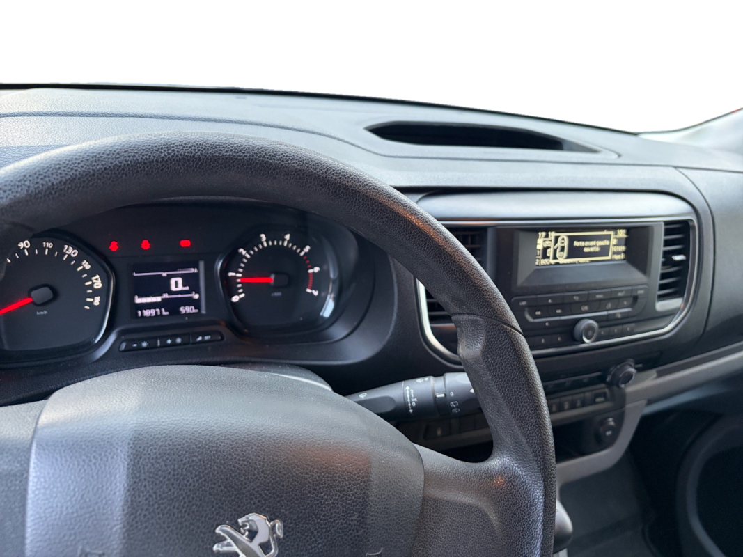 Peugeot Traveller — 9